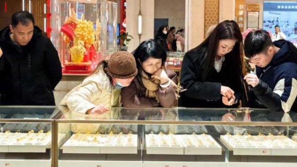 金股配资网 最能挣钱和最会花钱的，都是他们
